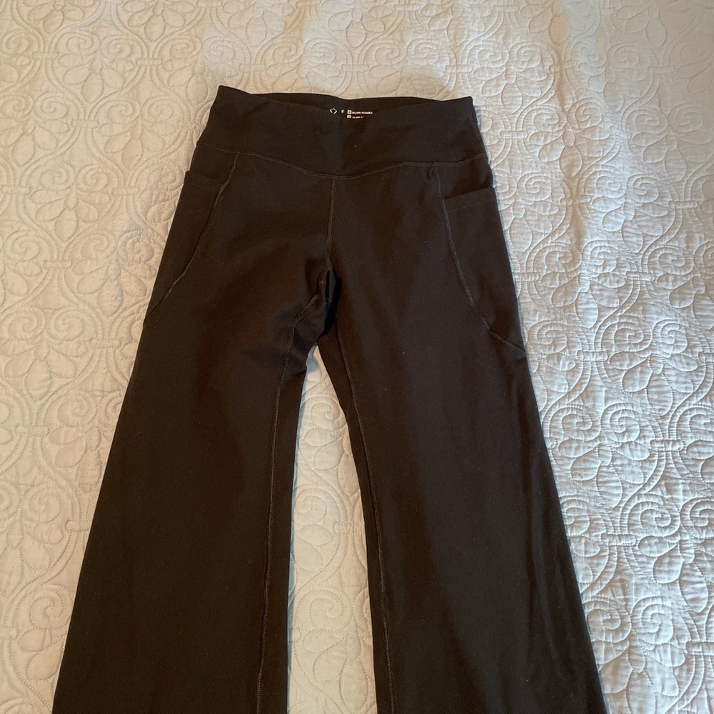 Black flare yoga pants